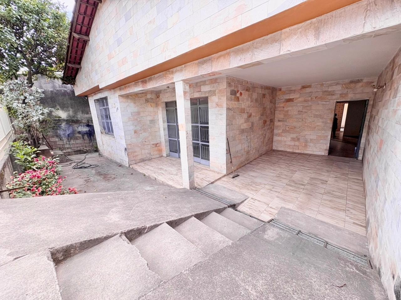 Foto de Casa 3 Quartos em Lote de 360m² no Serrano