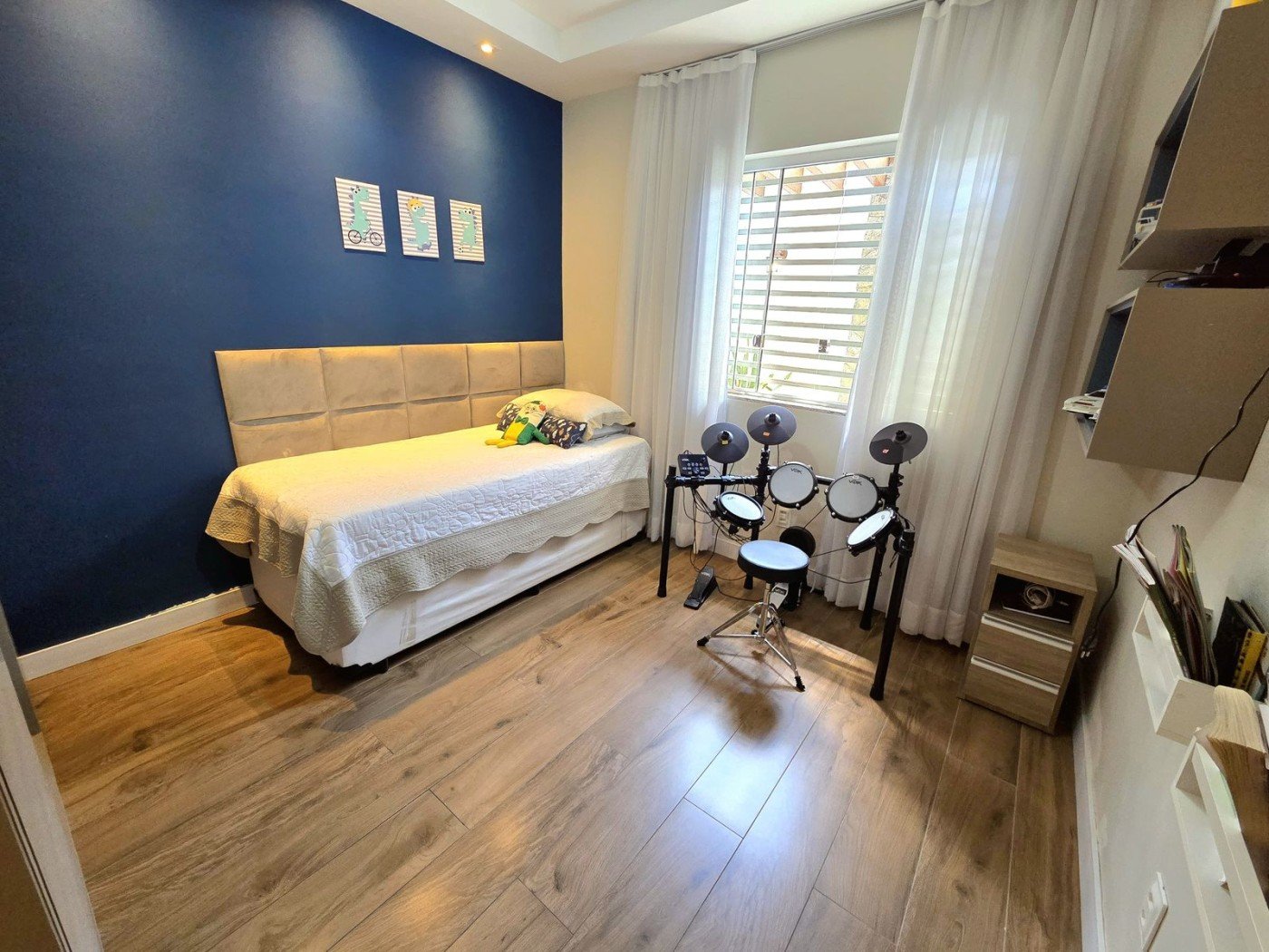 Foto 2 de Casa de Luxo com Piscina no Bairro Serrano