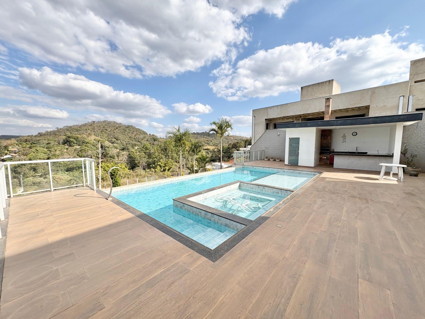 Foto 5 de Casa de Luxo em Condomínio - Aldeias do Lago