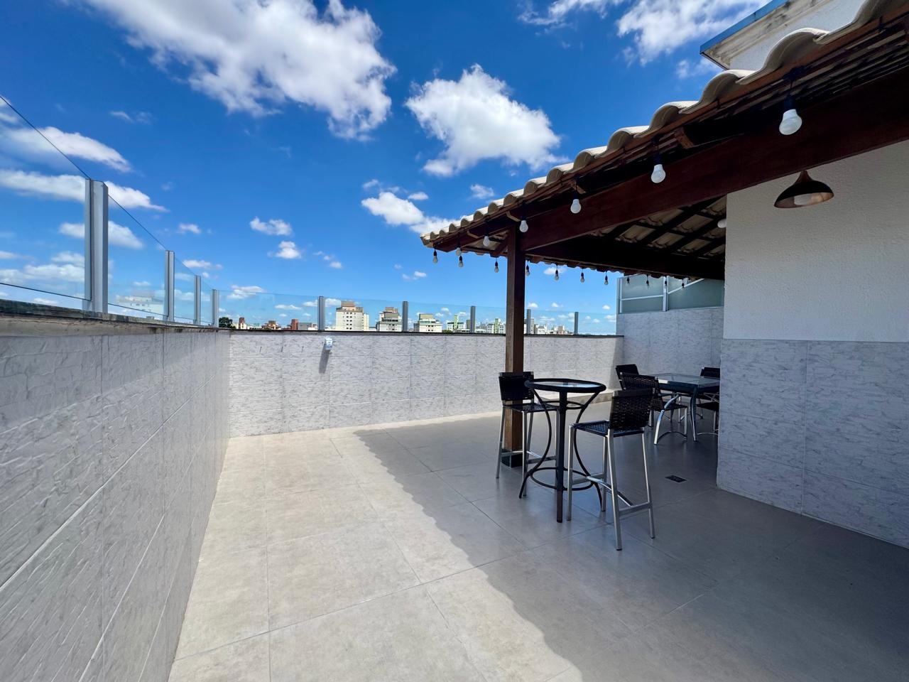 Foto 3 de Cobertura 2 quartos com elevador no Paquetá