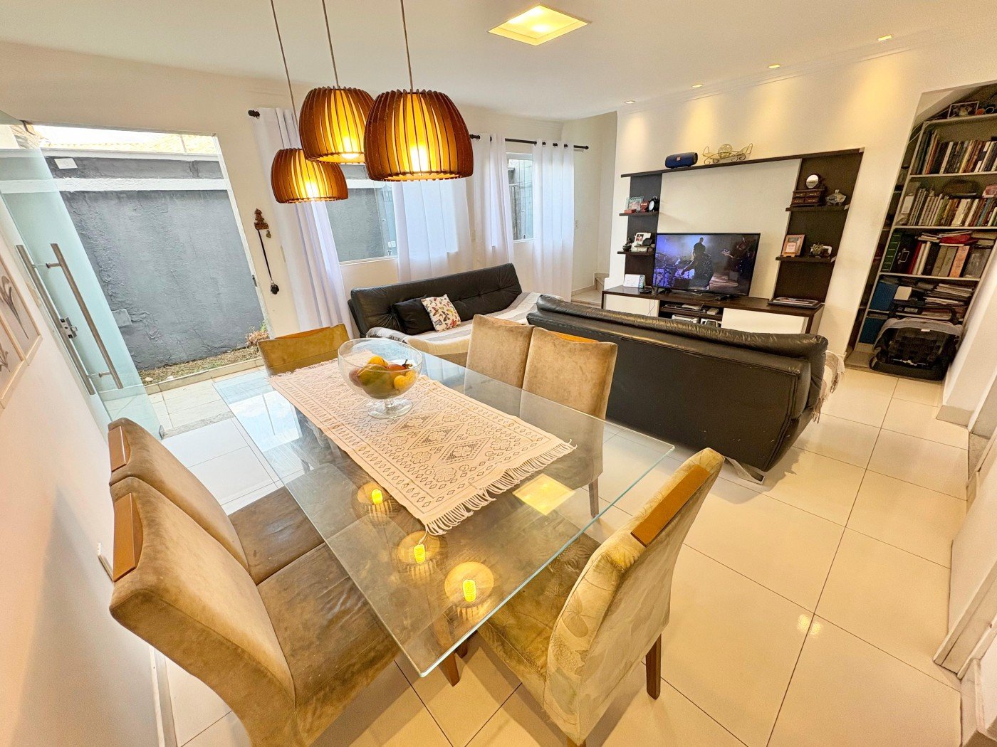 Foto 2 de Casa geminada no bairro Xangrila