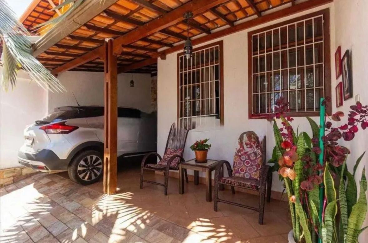 Foto 2 de Casa geminada no bairro Serrano