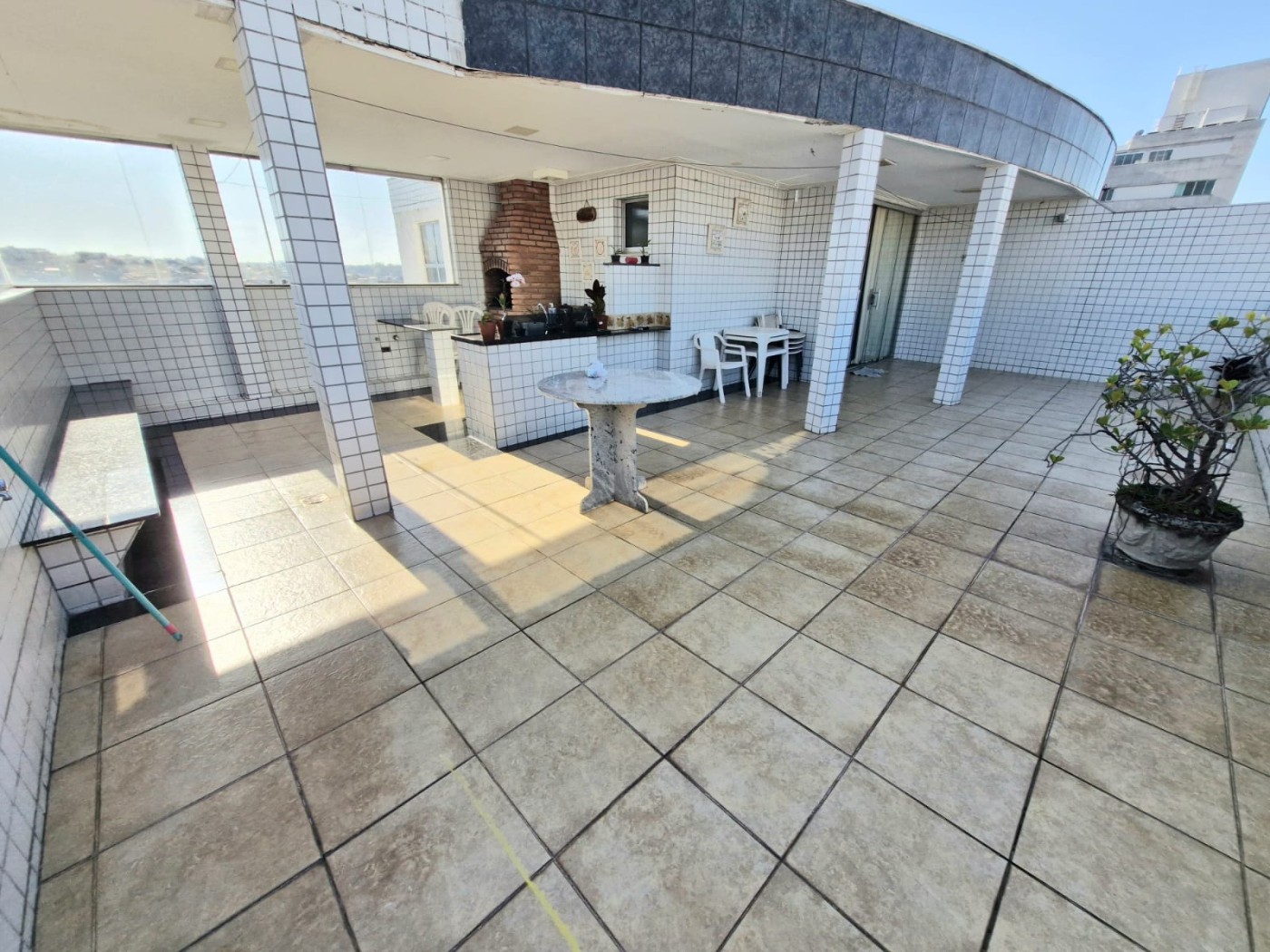 Foto 2 de Cobertura com elevador no bairro Castelo